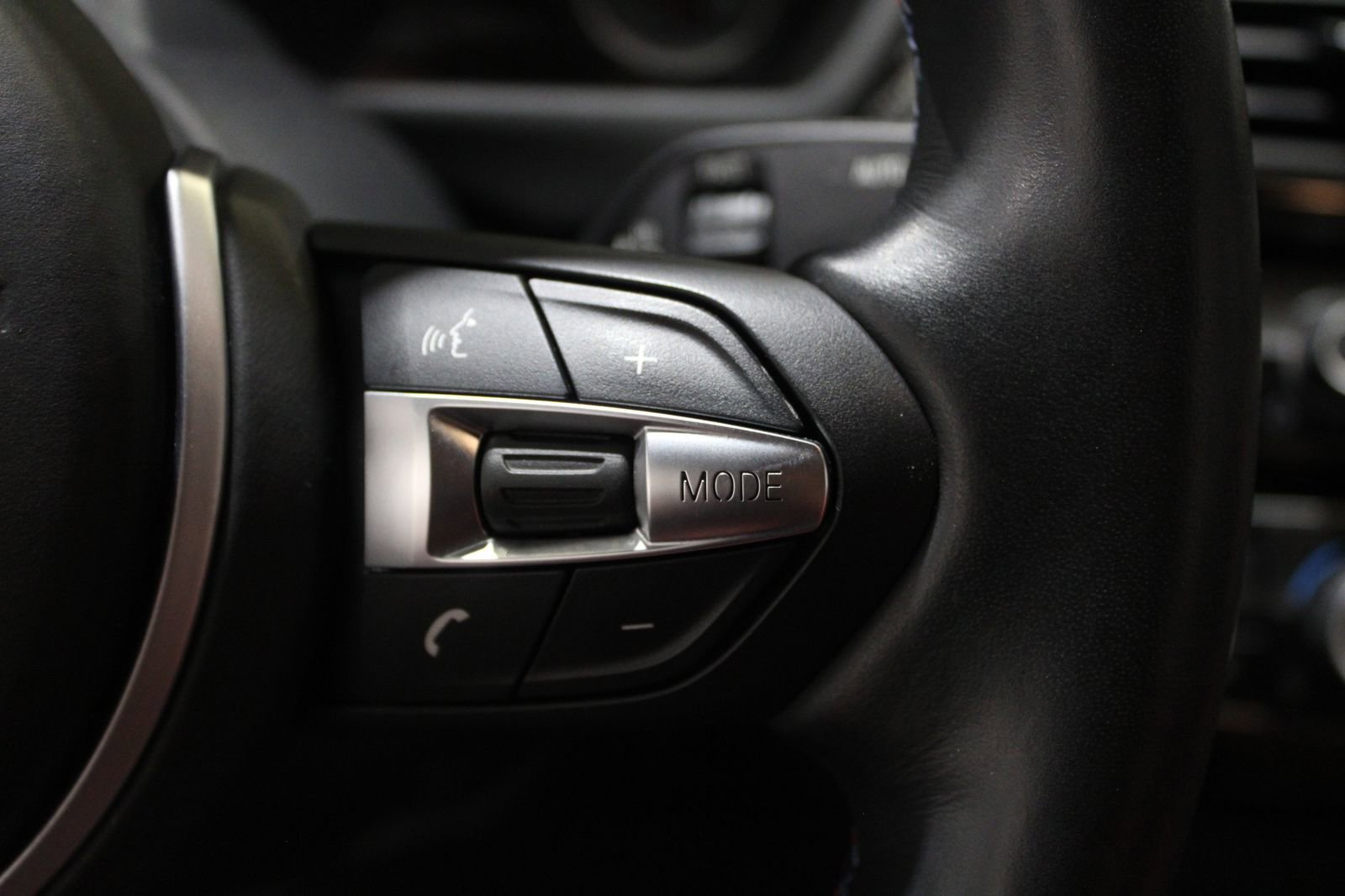 Used 2019 BMW M4 Convertible w/ Executive Package image 27