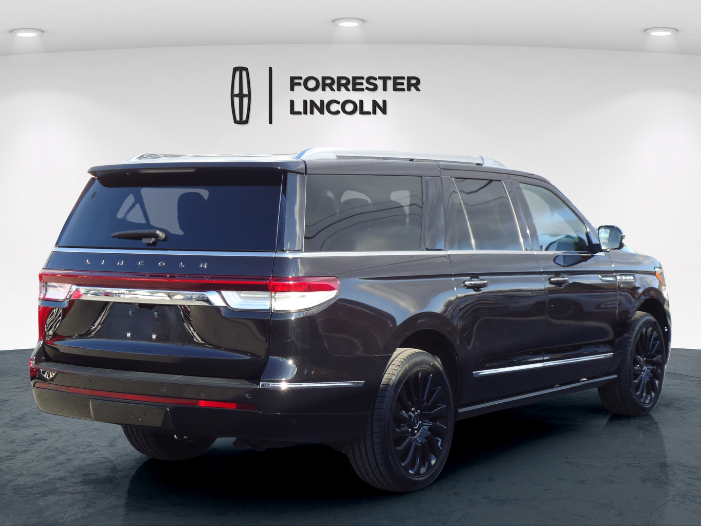 Used 2022 Lincoln Navigator L Black Label AWD/4WD image 3