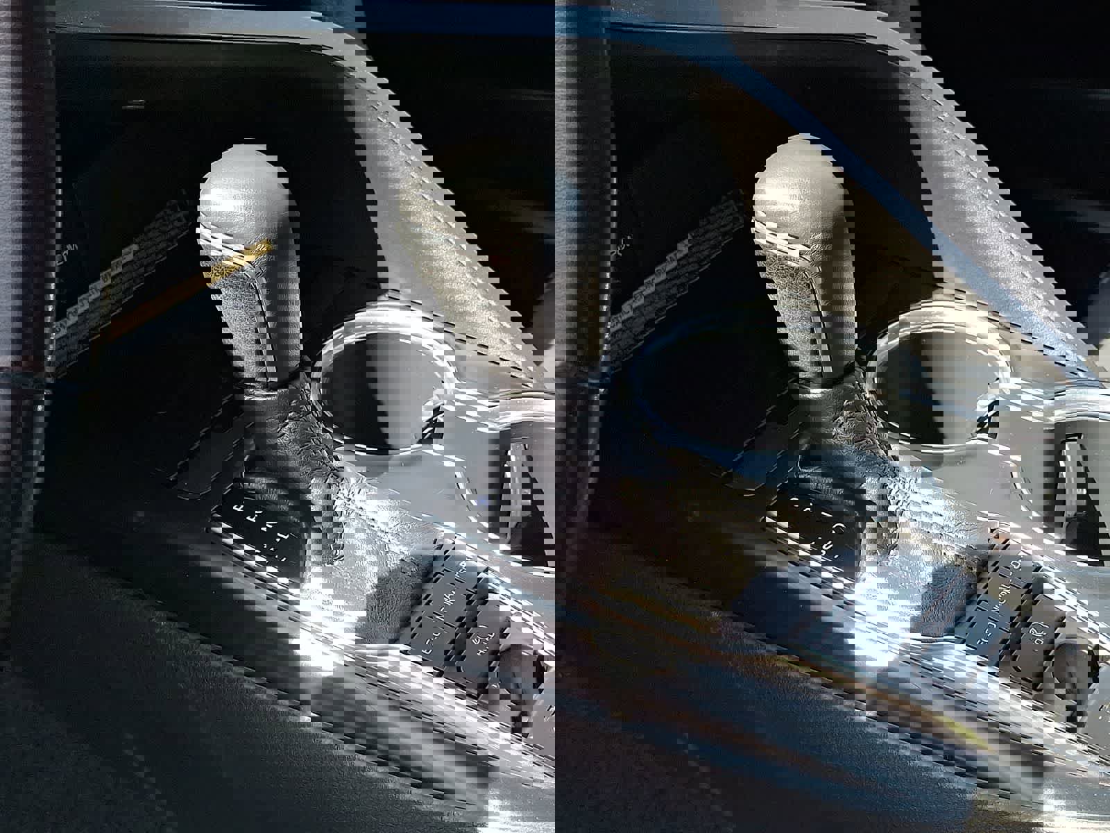 Used 2020 Toyota Camry XLE image 18