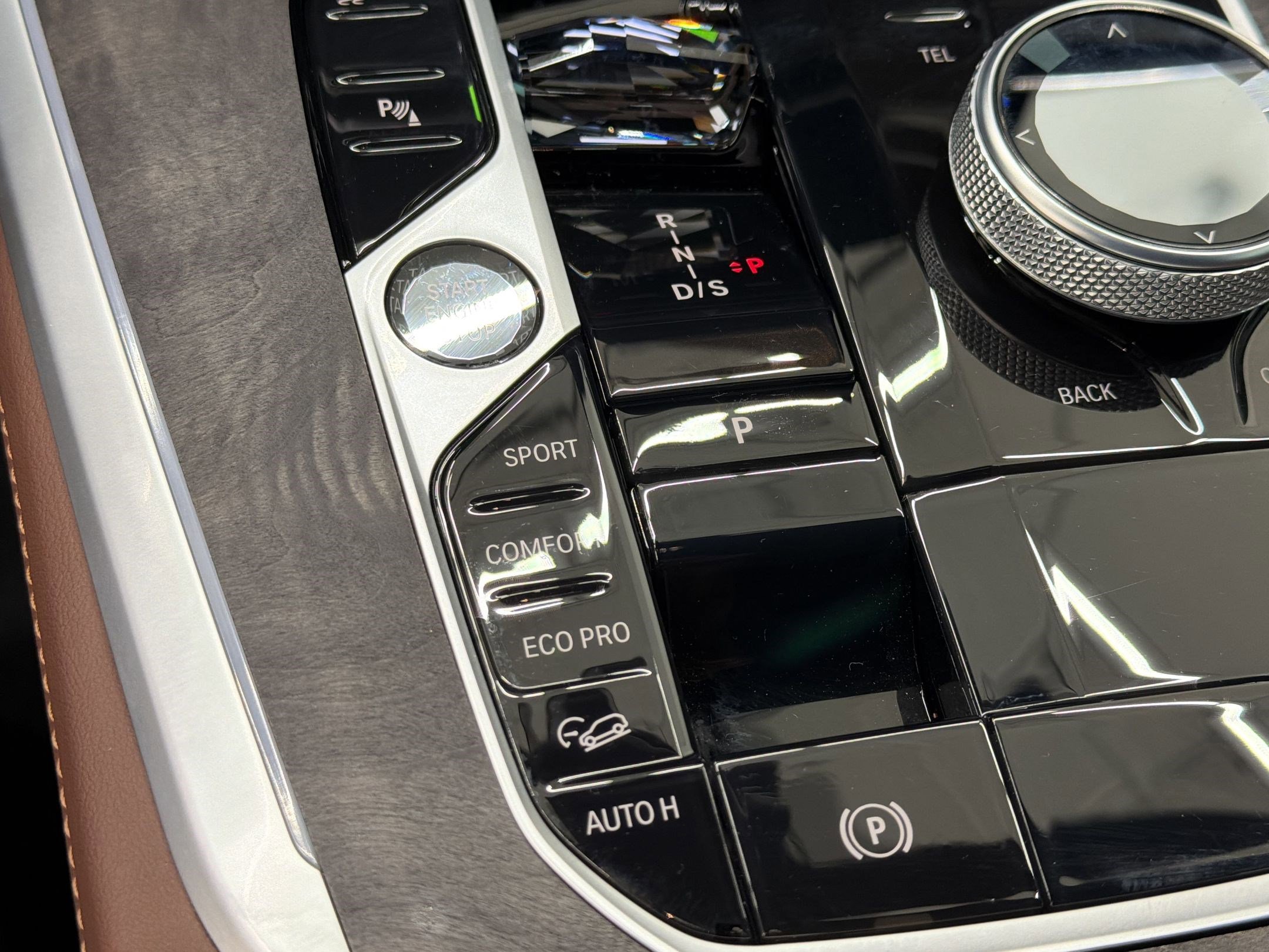 Certified 2025 BMW X5 xDrive40i w/ Executive Package image 17