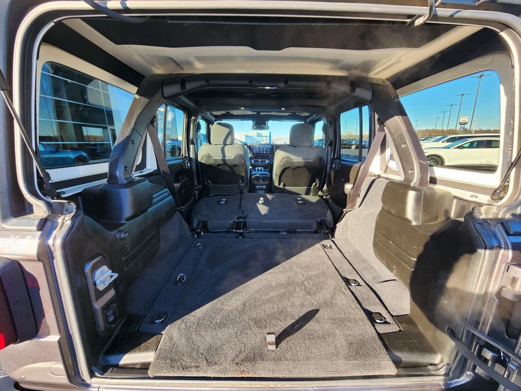 Used 2024 Jeep Wrangler Unlimited Rubicon w/ XTREMEE 35" Tire Package image 27