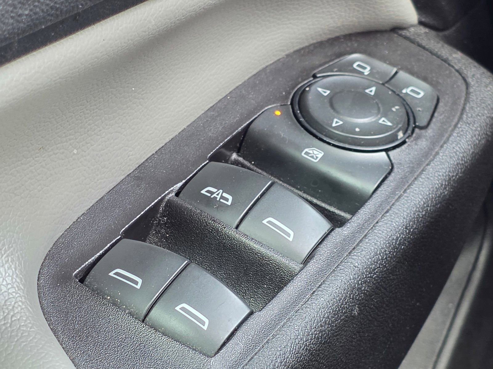Used 2022 Chevrolet Equinox LT FWD image 14
