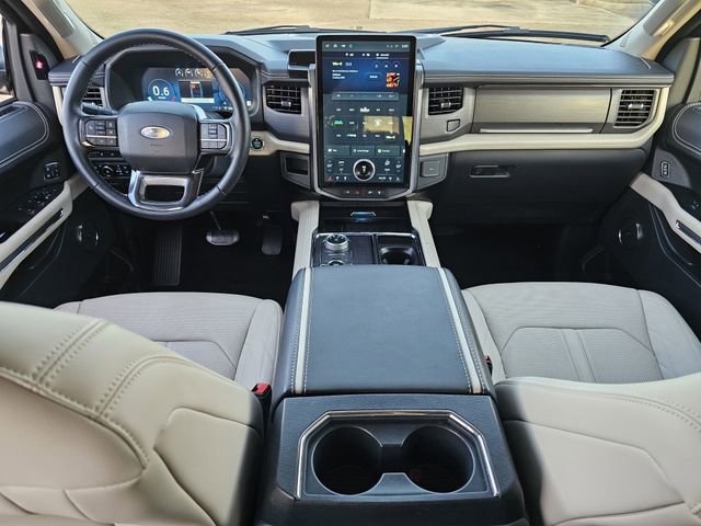 Certified 2024 Ford Expedition Platinum image 5