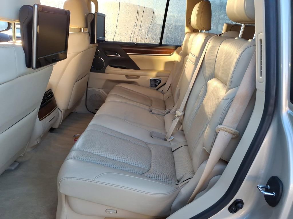 Used 2016 Lexus LX 570 4WD image 6