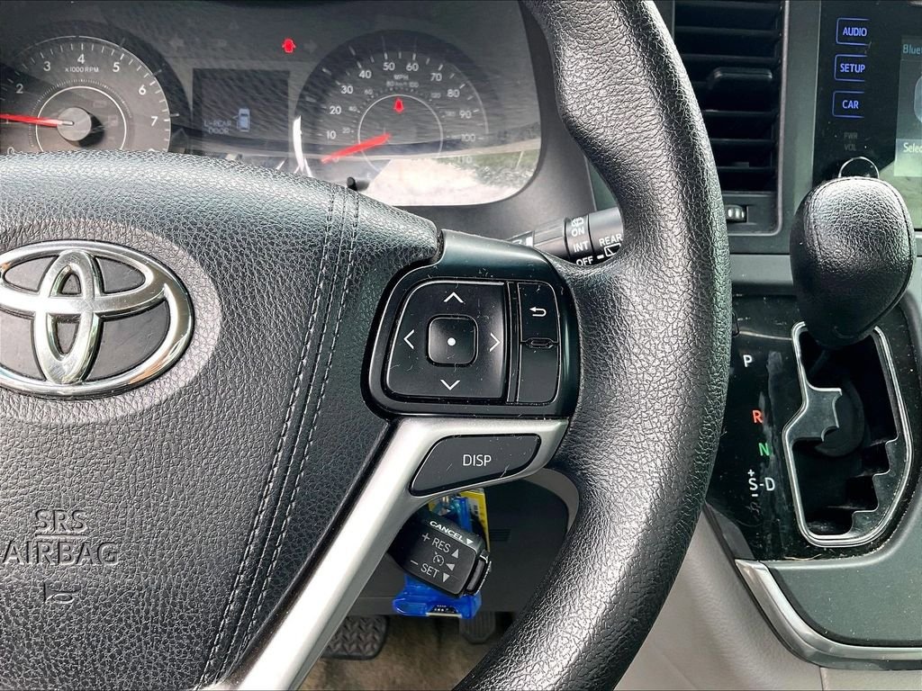 Used 2017 Toyota Sienna L FWD image 24