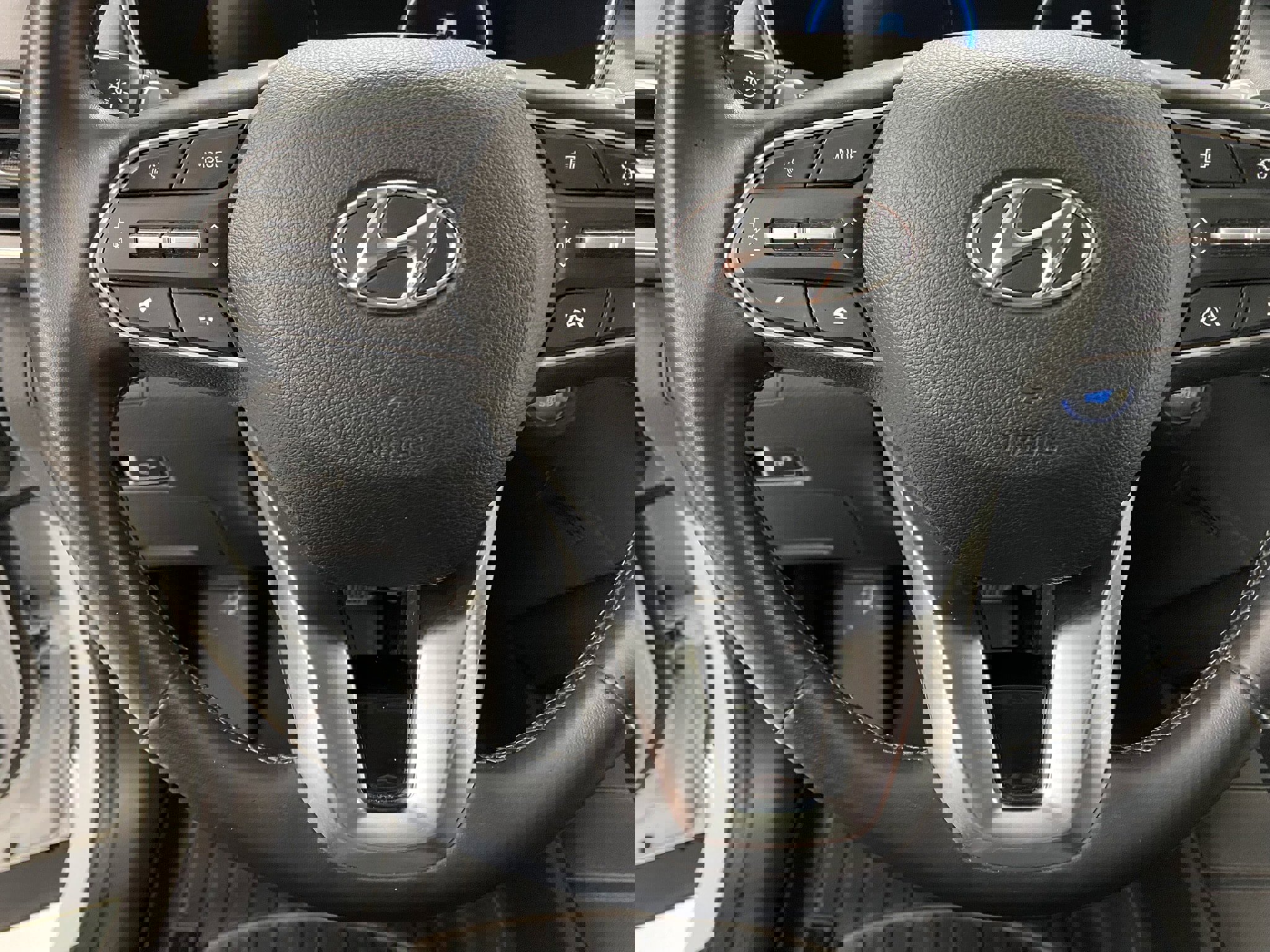 Used 2022 Hyundai Santa Fe XRT image 25