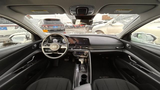Used 2024 Hyundai Elantra SEL image 12