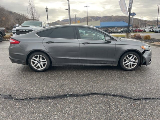 Used 2013 Ford Fusion SE image 2