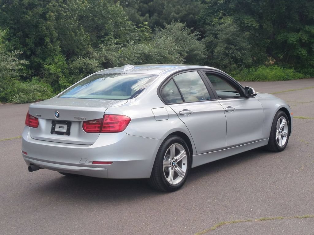Used 2015 BMW 320i xDrive Sedan AWD/4WD image 4
