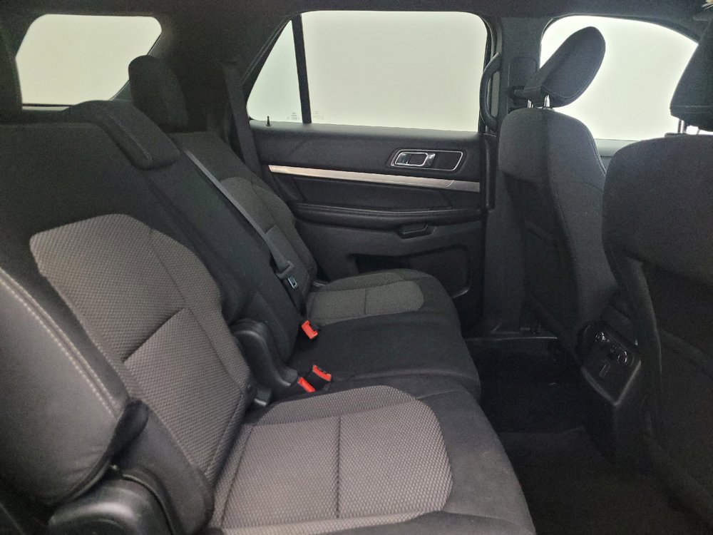 Used 2018 Ford Explorer XLT w/ Equipment Group 201A FWD image 19