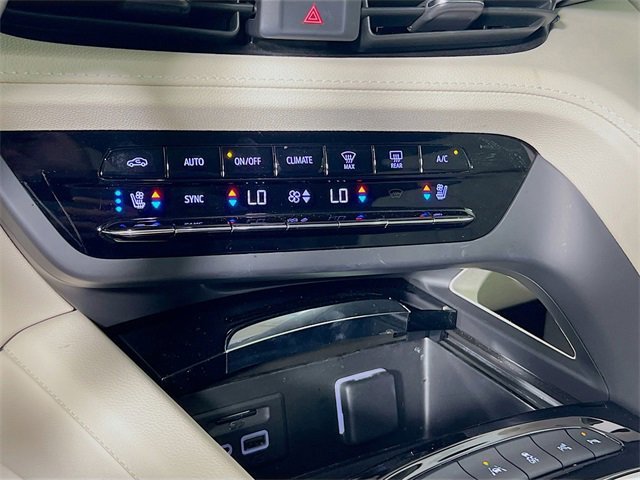 Used 2023 Buick Envision Avenir image 16