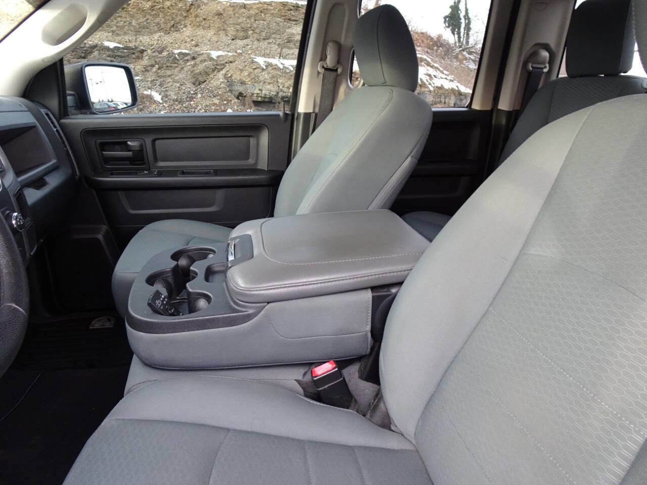 Used 2017 RAM 1500 Express image 17