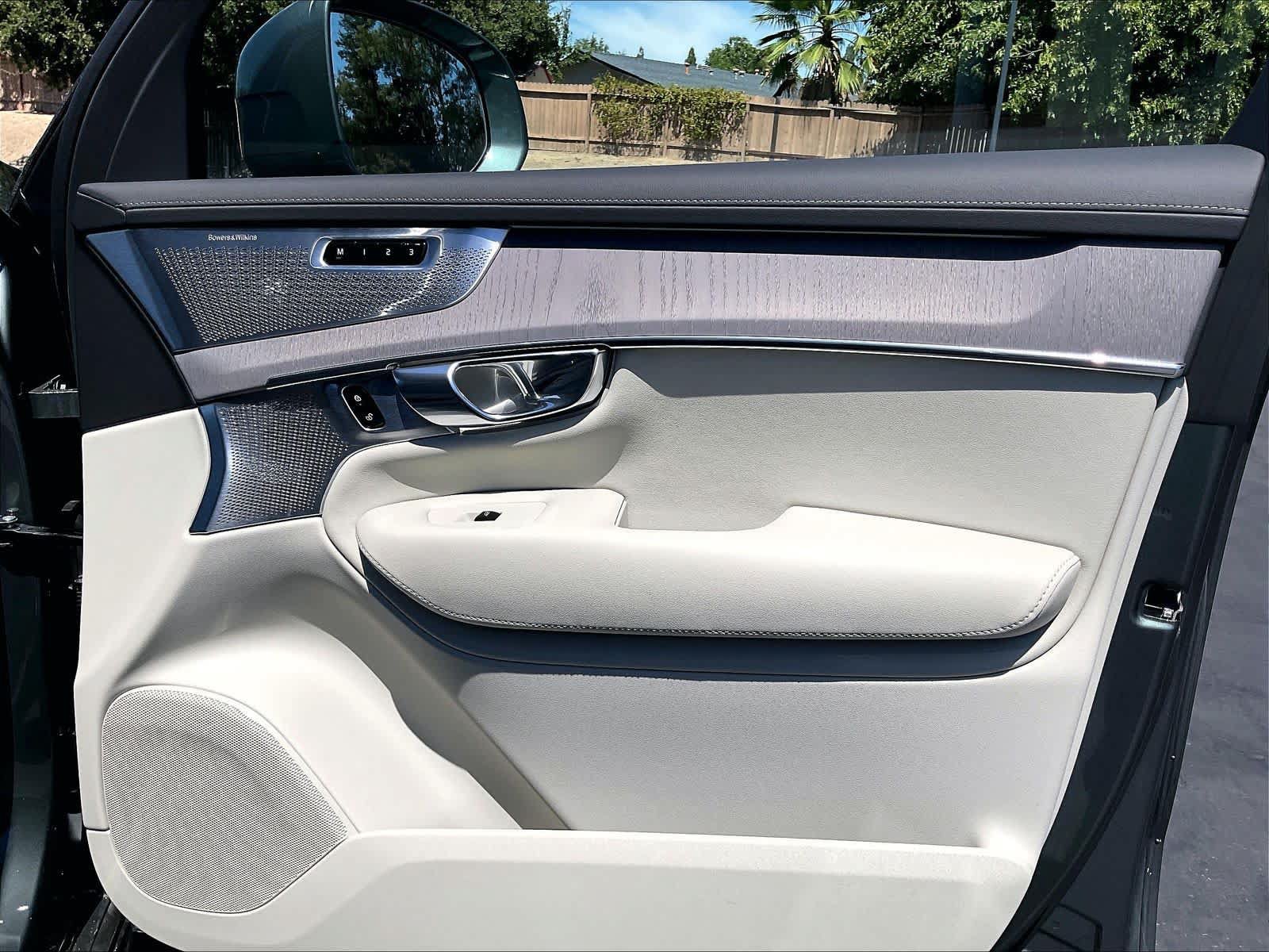 New 2027 Volvo XC90 B6 Ultra AWD/4WD image 31