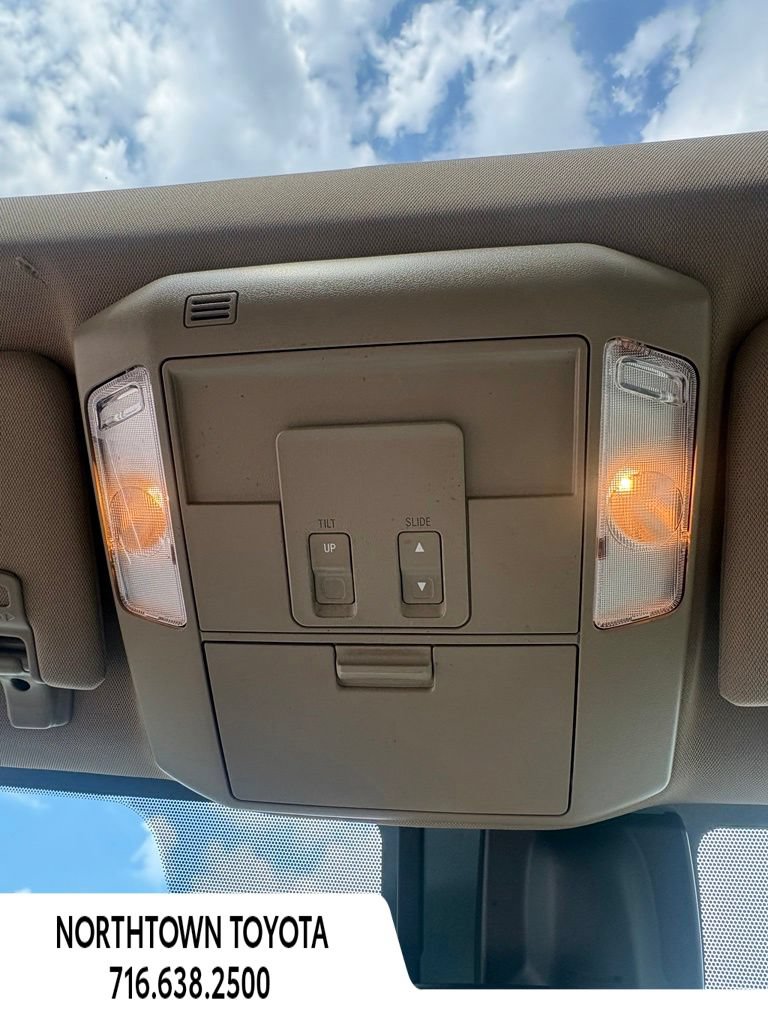 Used 2018 Toyota Tundra Limited w/ Limited Premium Package AWD/4WD image 28