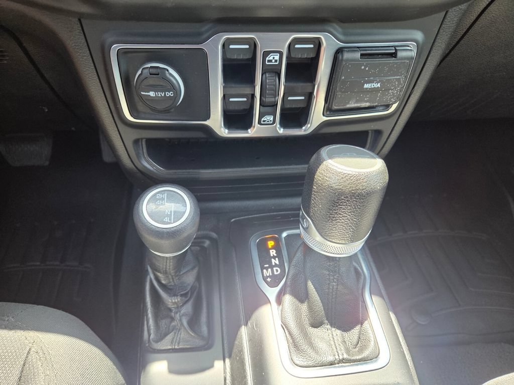 Used 2020 Jeep Gladiator Sport w/ Quick Order Package 24S AWD/4WD image 17