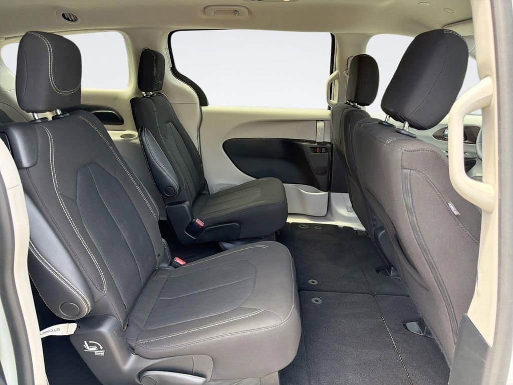 Used 2023 Chrysler Voyager LX FWD image 26