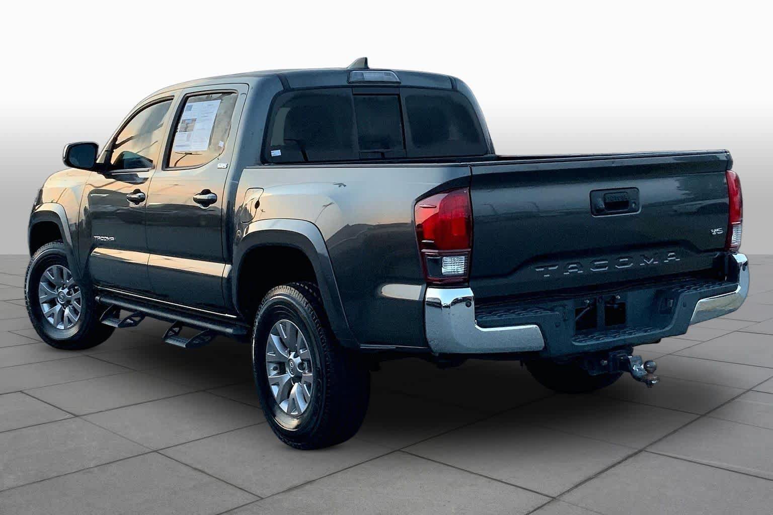 Used 2019 Toyota Tacoma SR5 RWD image 12