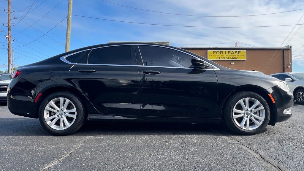 Used 2017 Chrysler 200 Limited Platinum FWD image 9