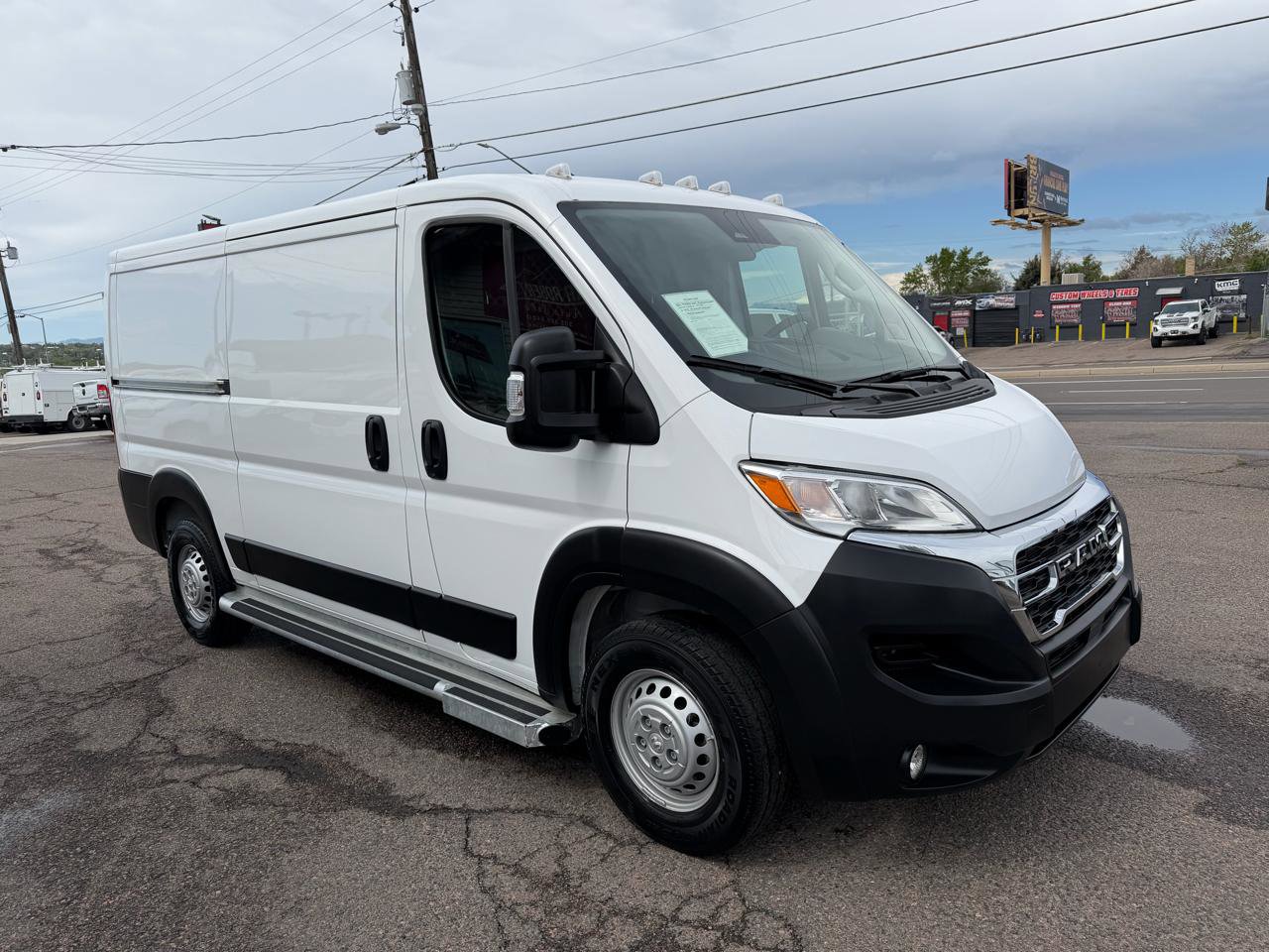 Used 2025 RAM ProMaster 2500 w/ U-Haul Equipment Group FWD image 2