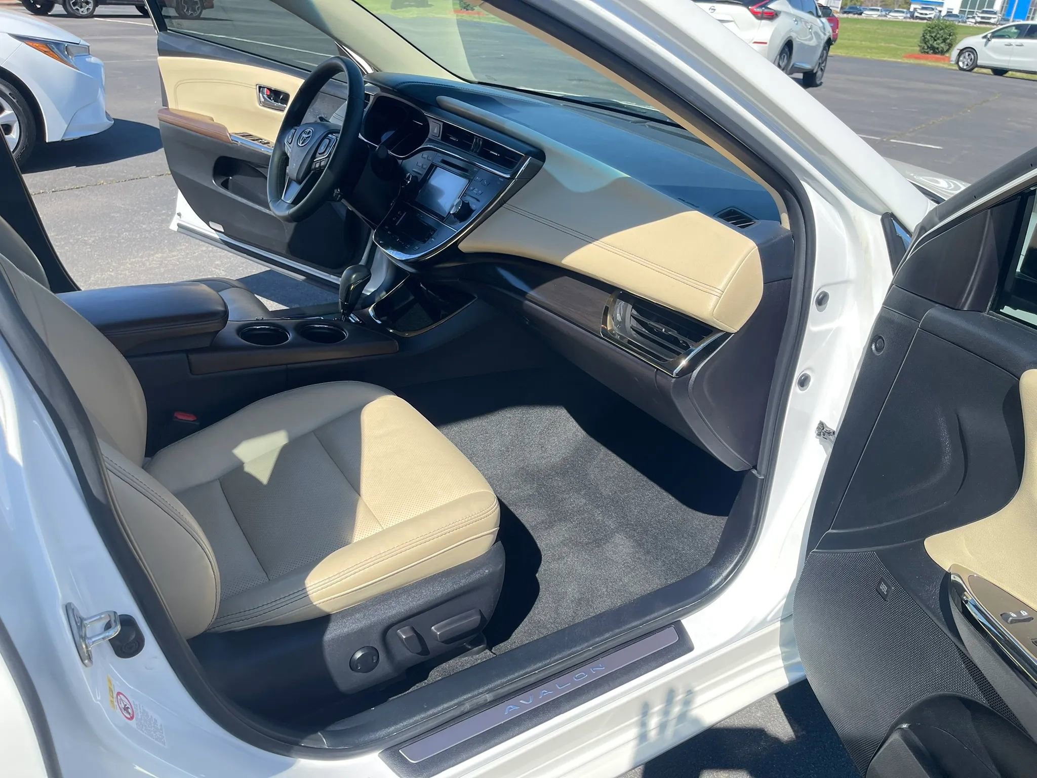 Used 2017 Toyota Avalon XLE Premium FWD image 26