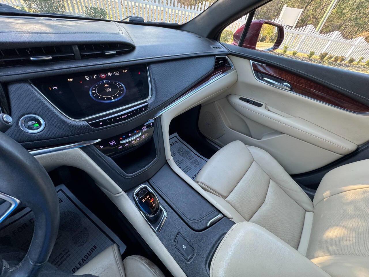 Used 2017 Cadillac XT5 Luxury w/ Driver Awareness Package image 19