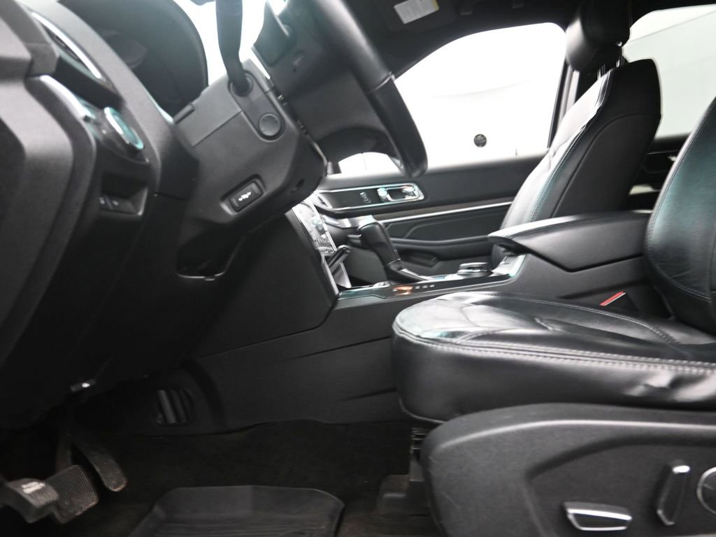 Used 2017 Ford Explorer Limited w/ Equipment Group 301A image 14