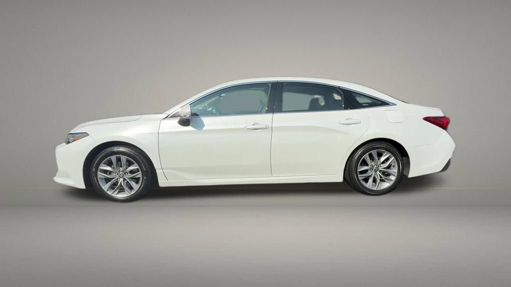 Used 2022 Toyota Avalon XLE w/ Moonroof Package image 38