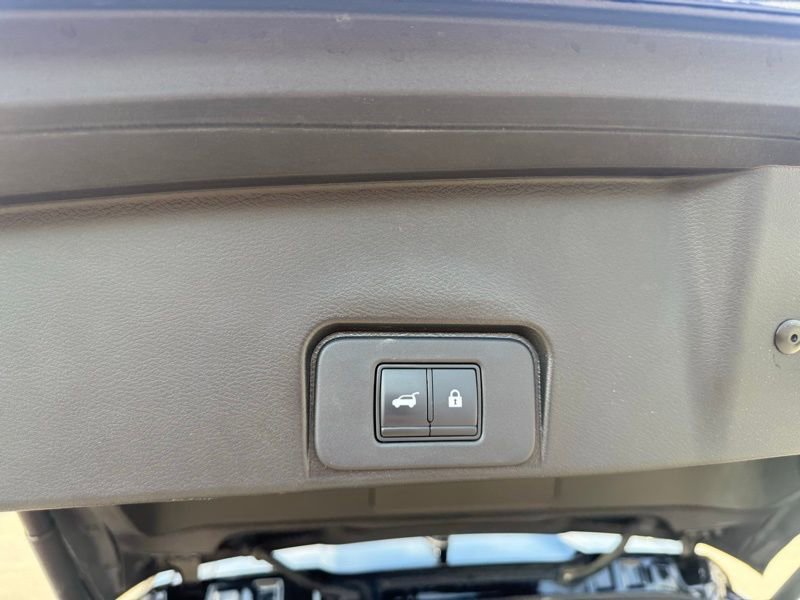 Used 2022 Nissan Rogue SV w/ SV Premium Package image 17