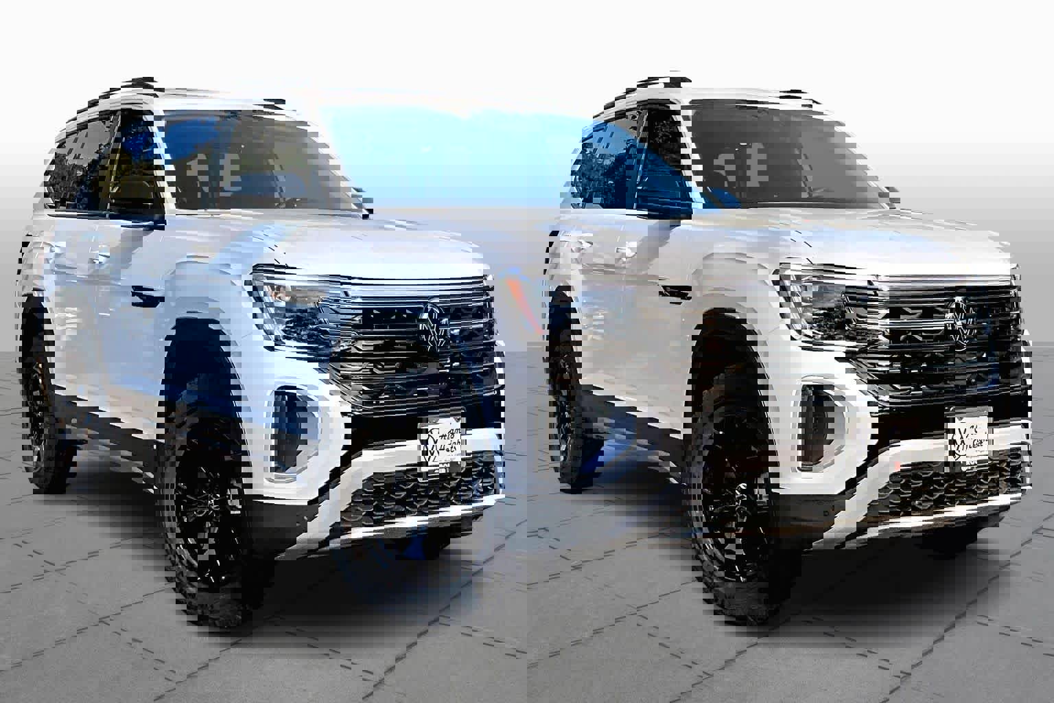 New 2026 Volkswagen Atlas Peak Edition image 2