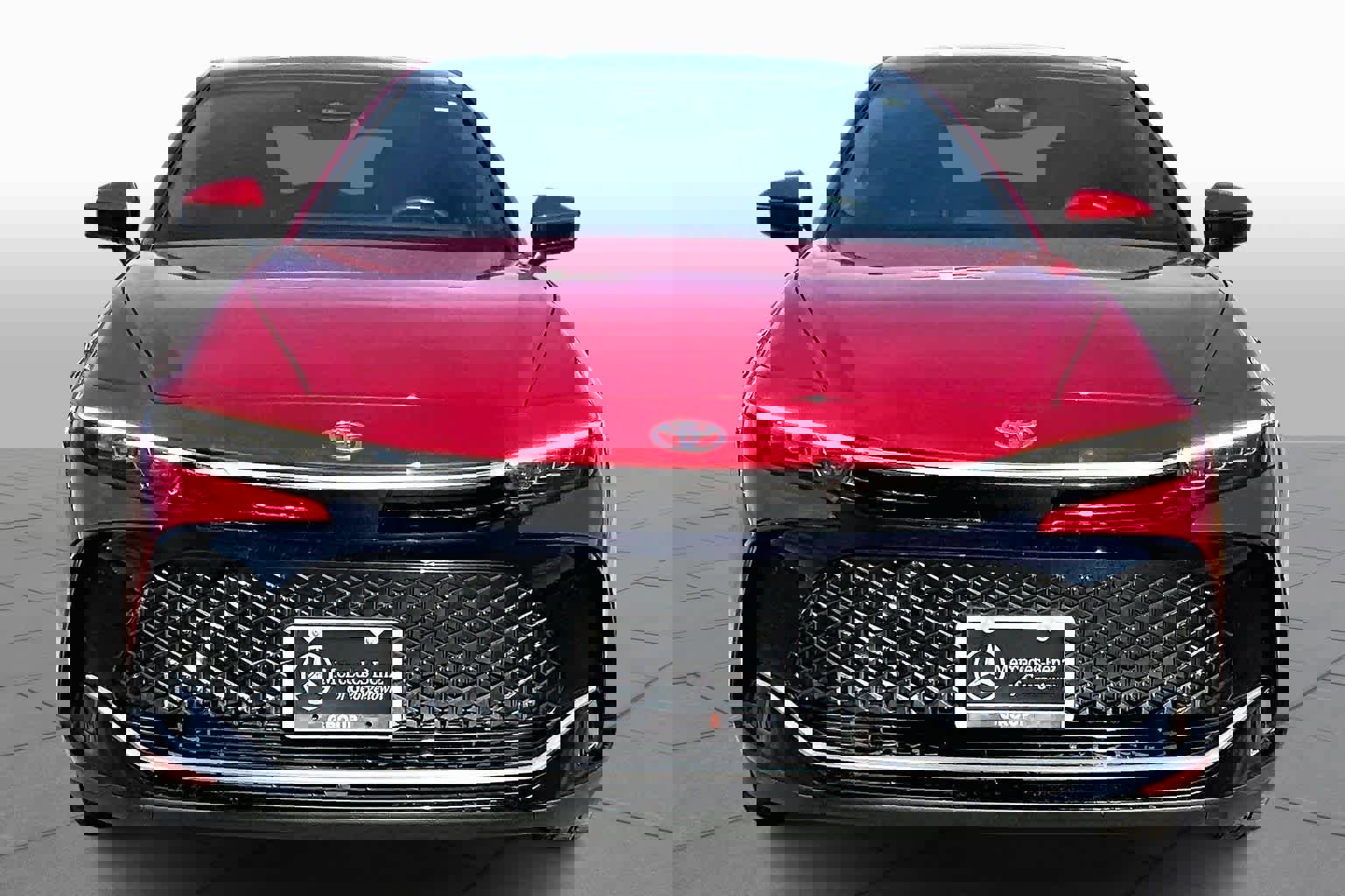 Used 2023 Toyota Crown Limited image 3