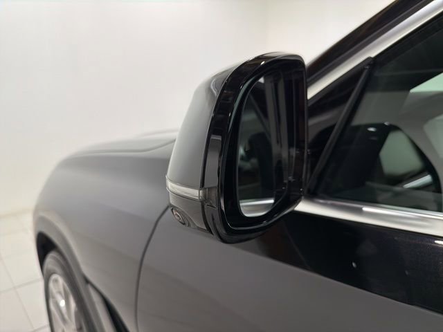 Used 2023 BMW X6 xDrive40i w/ Climate Comfort Package AWD/4WD image 9