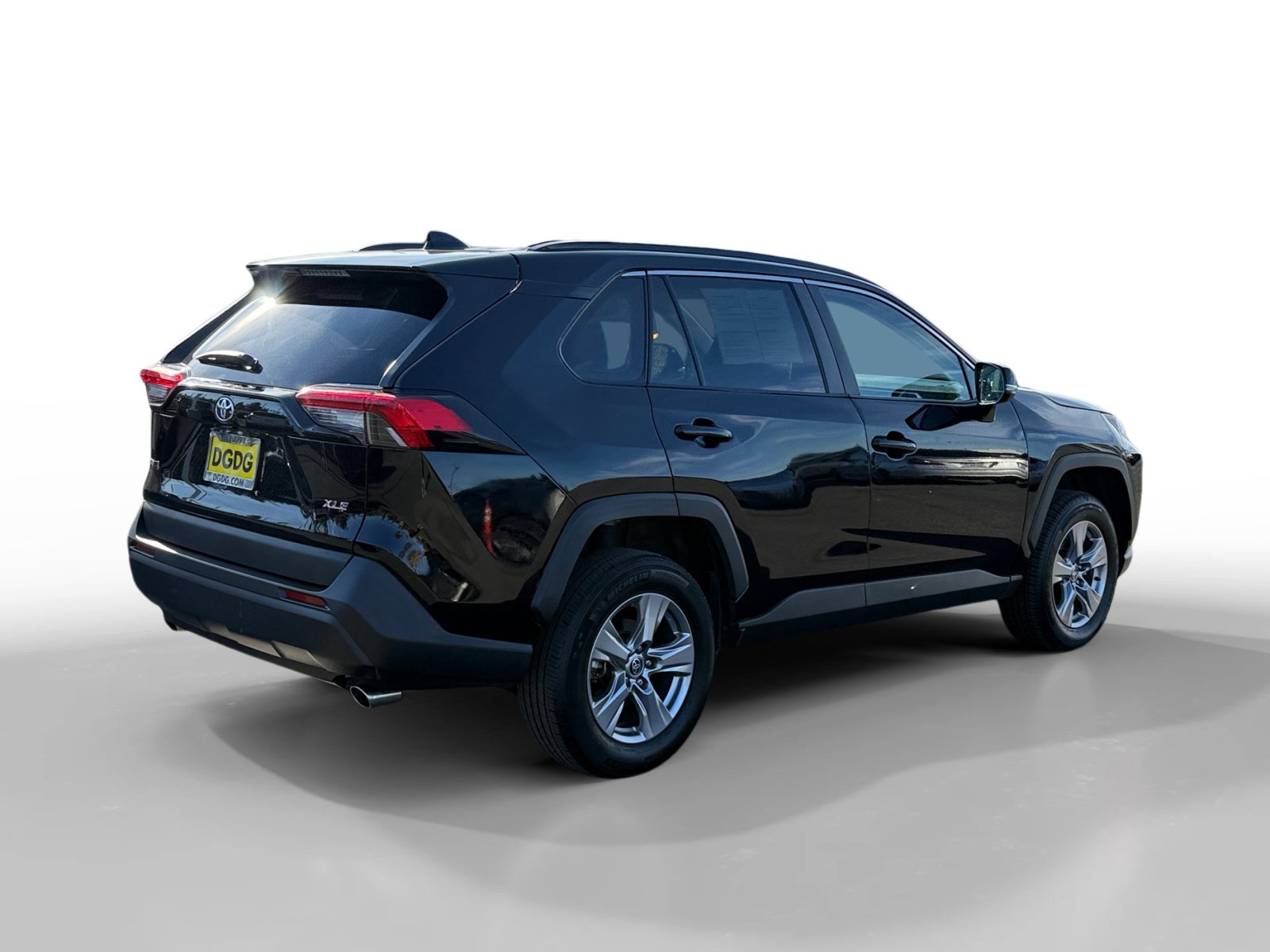 Used 2024 Toyota RAV4 XLE image 5
