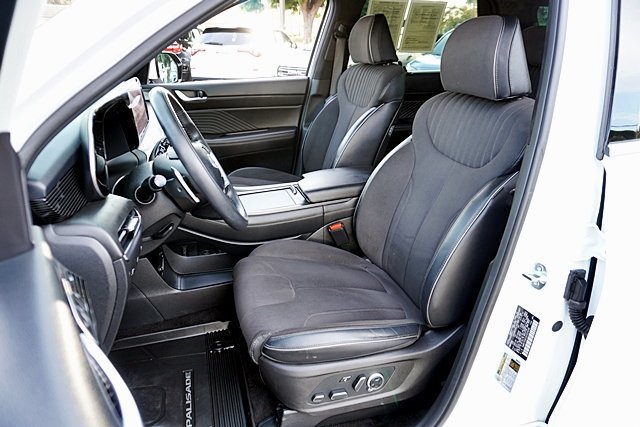 Certified 2025 Hyundai Palisade Calligraphy AWD/4WD image 24