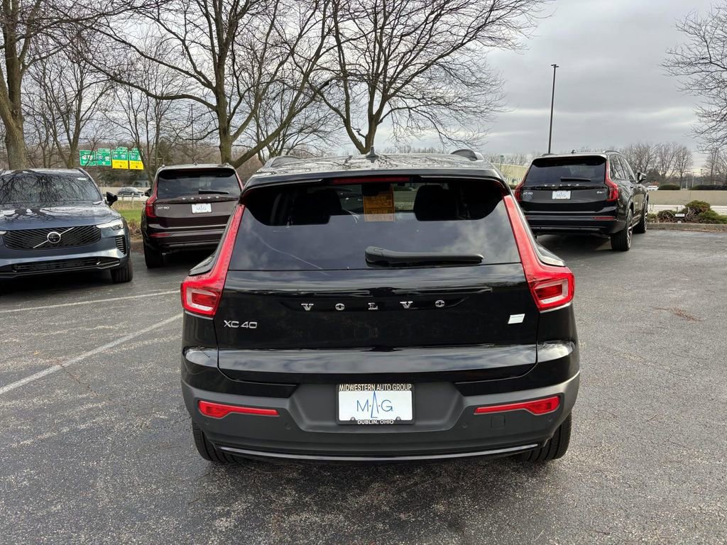 Used 2024 Volvo XC40 Recharge Core w/ Protection Package Premier image 6
