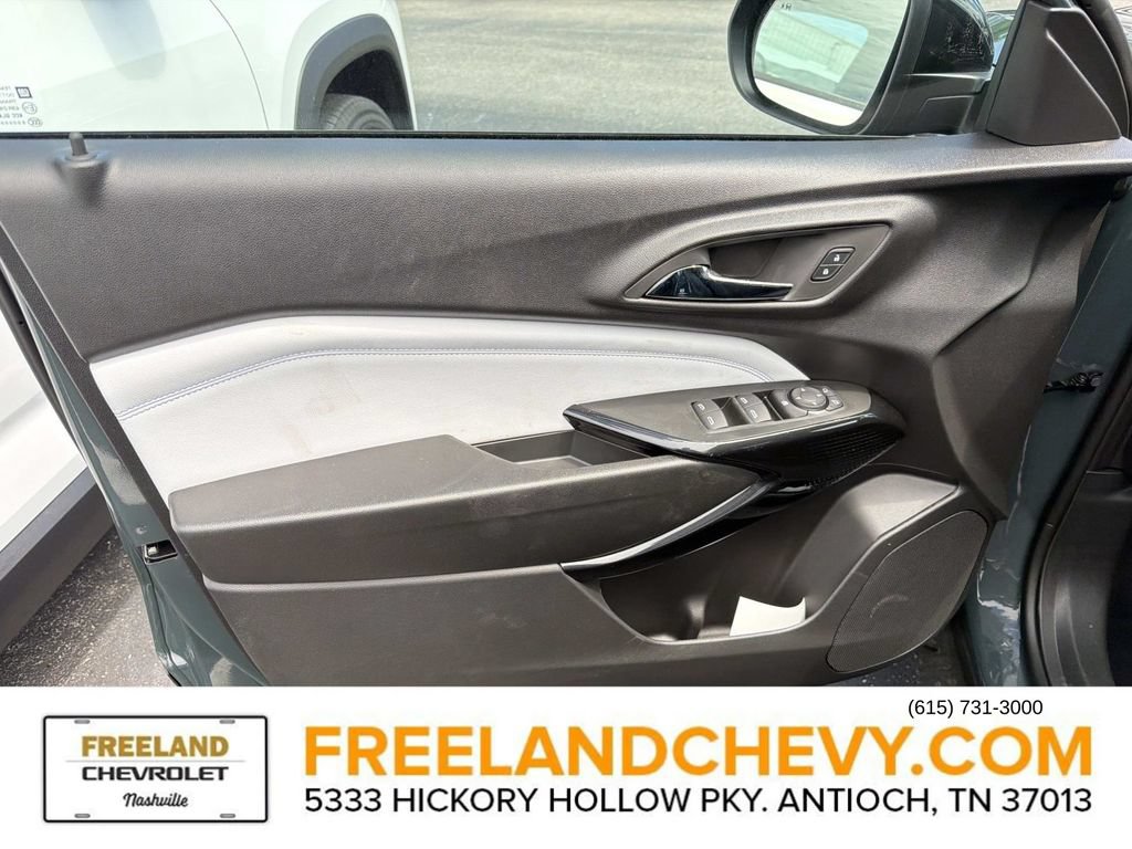 New 2026 Chevrolet Trax LT w/ Driver Confidence Package FWD image 17
