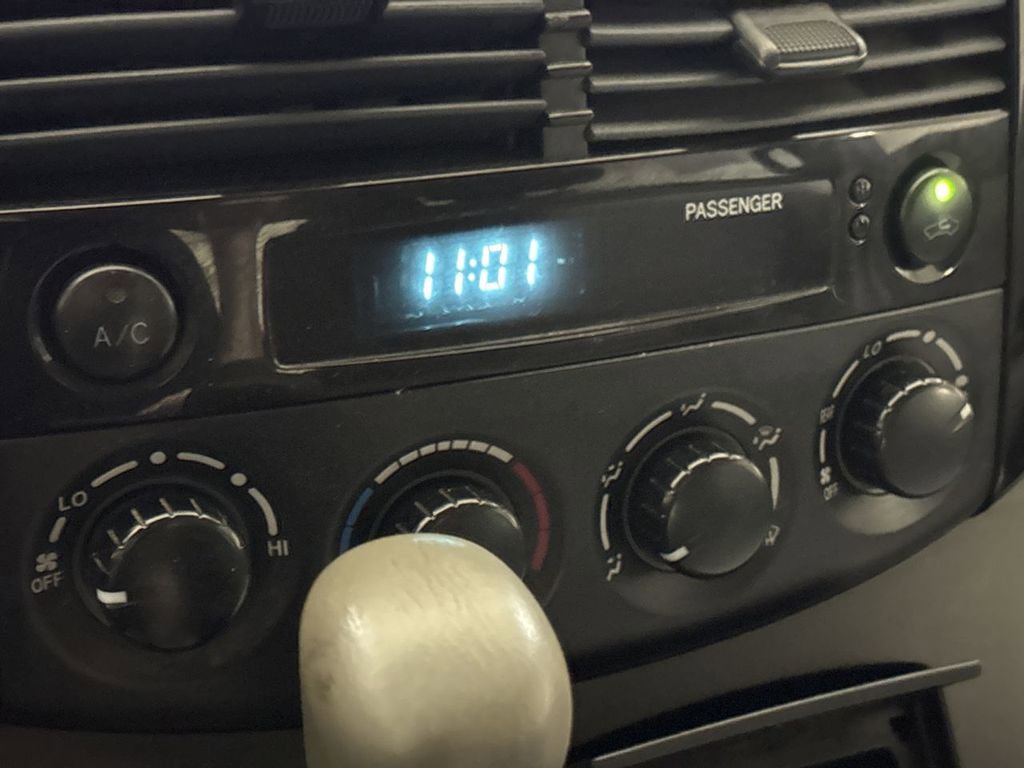 Used 2005 Toyota Sienna LE FWD image 15