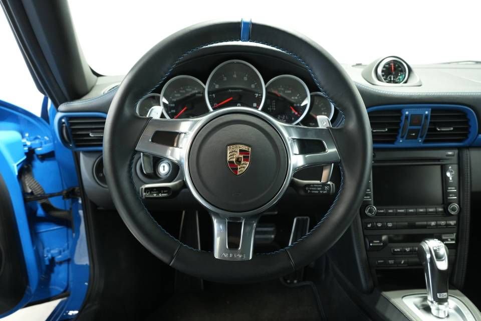 Used 2011 Porsche 911 Speedster RWD image 13