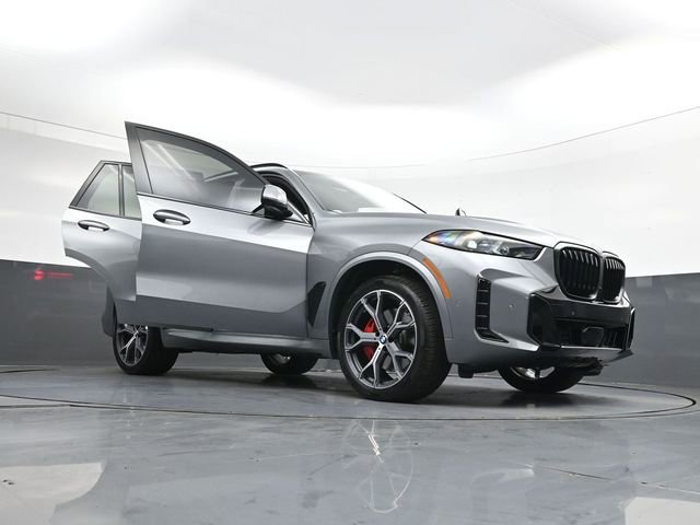 Used 2026 BMW X5 xDrive40i w/ M Sport Package AWD/4WD image 42