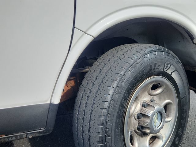 Used 2013 Chevrolet Express 3500 Extended RWD image 17