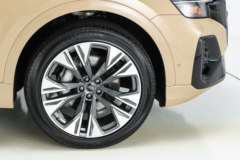Used 2025 Audi Q8 Premium Plus AWD/4WD image 27