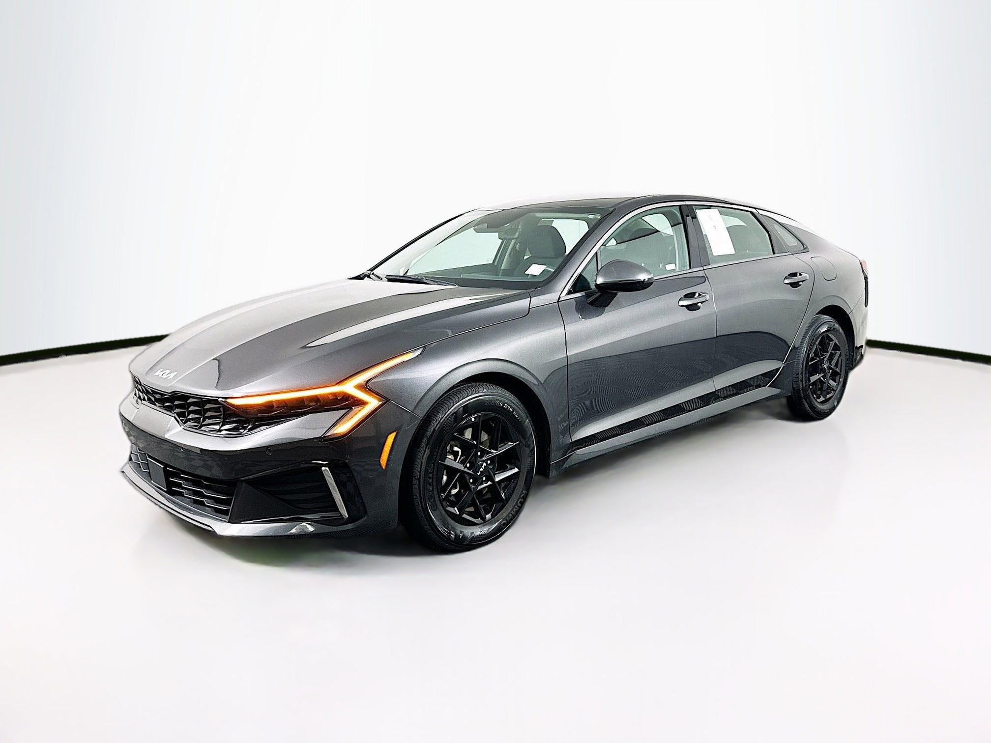 Used 2025 Kia K5 LXS FWD image 3