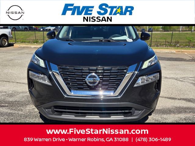 Used 2022 Nissan Rogue SV image 2