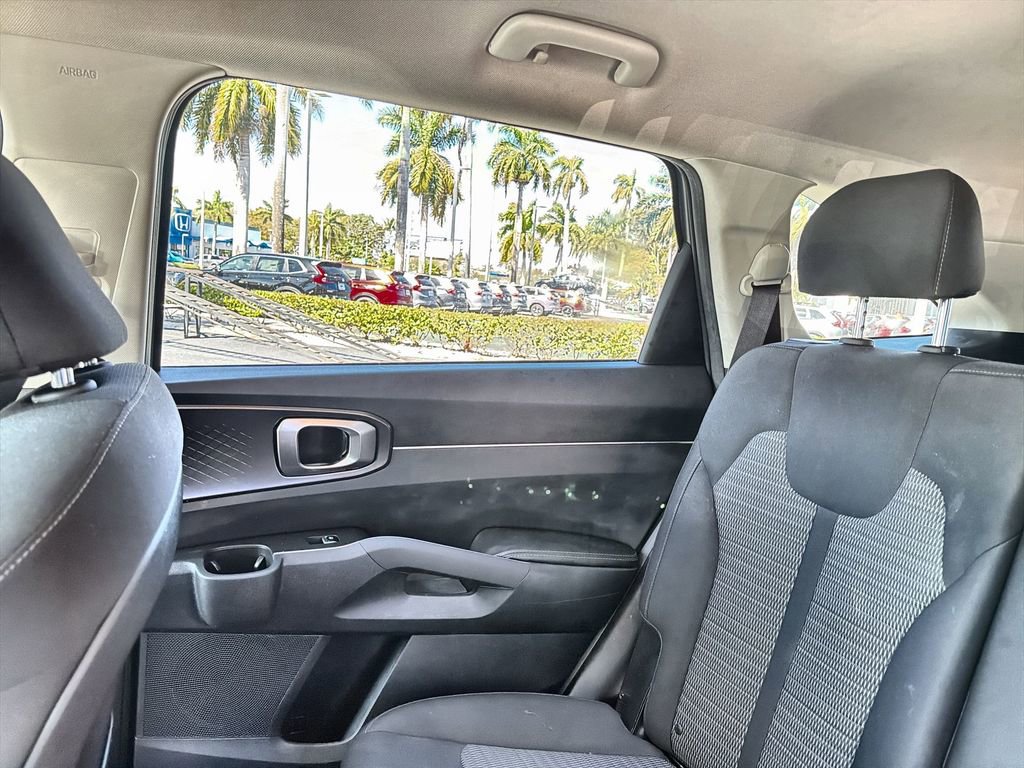 Used 2023 Kia Sorento LX image 13