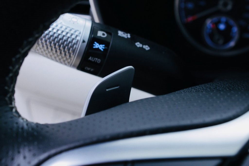 Used 2025 Genesis G70 2.5T image 12
