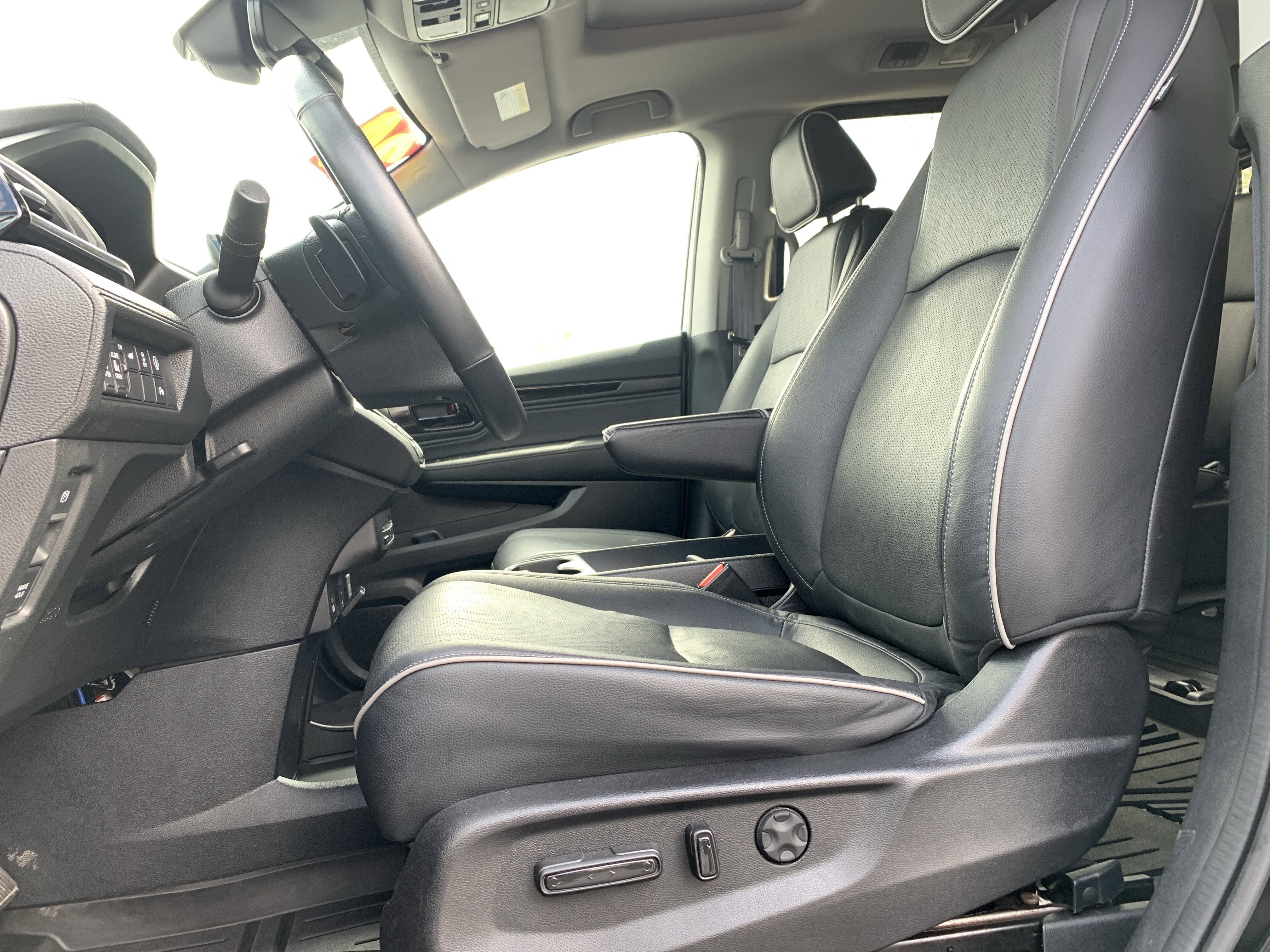 Used 2024 Honda Odyssey Elite image 27