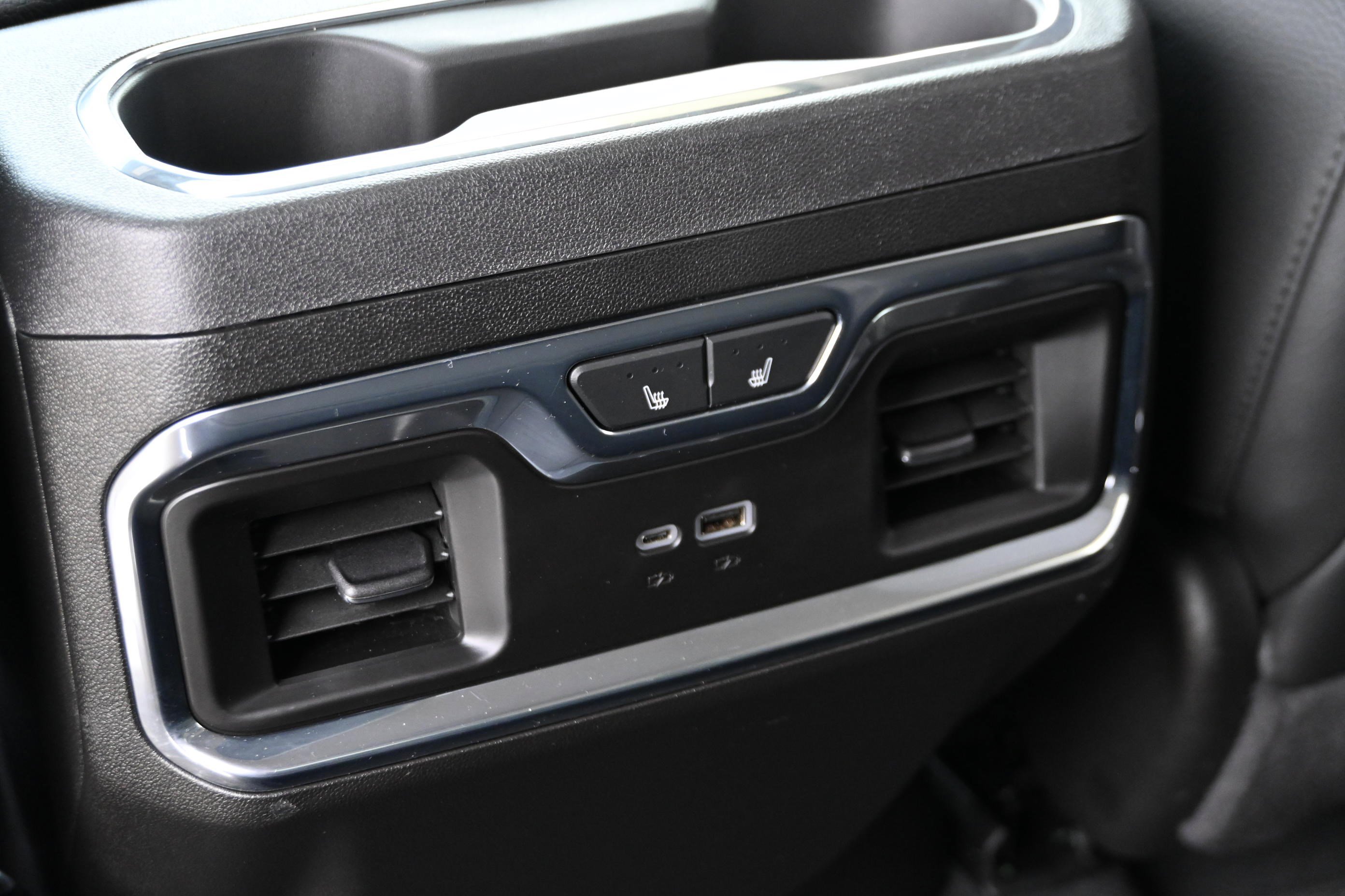 Used 2024 GMC Sierra 2500 Denali w/ Denali Reserve Package image 31