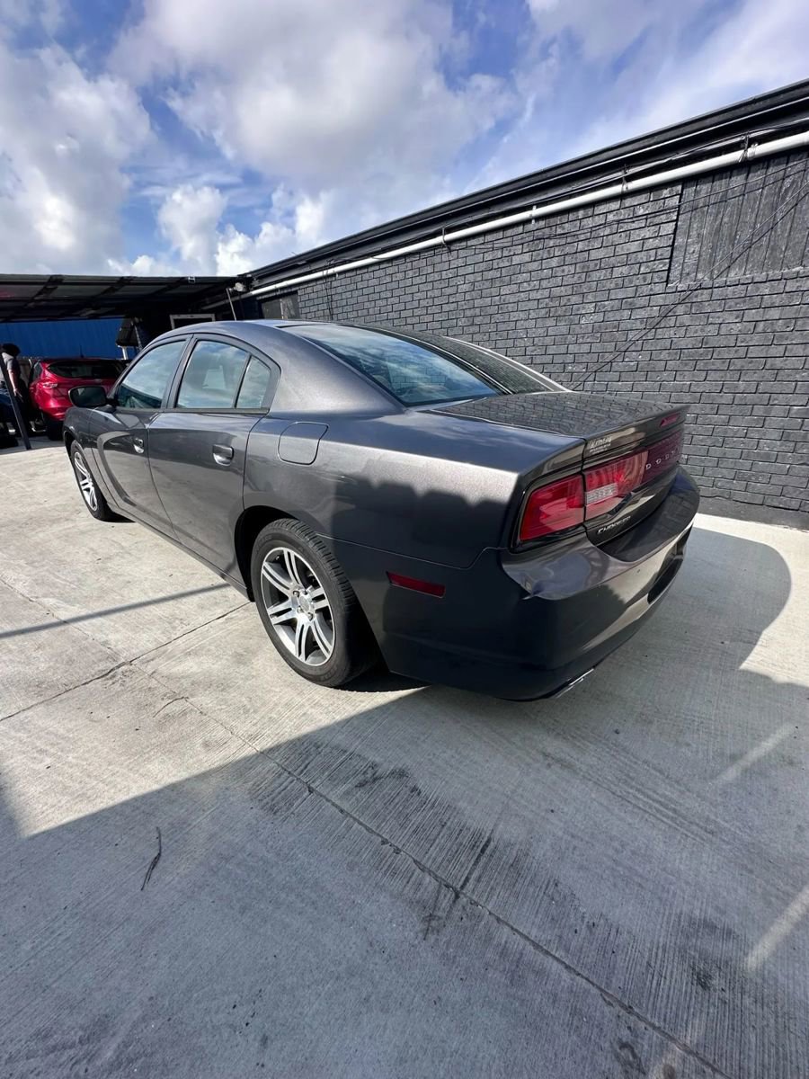 Used 2014 Dodge Charger SE image 5