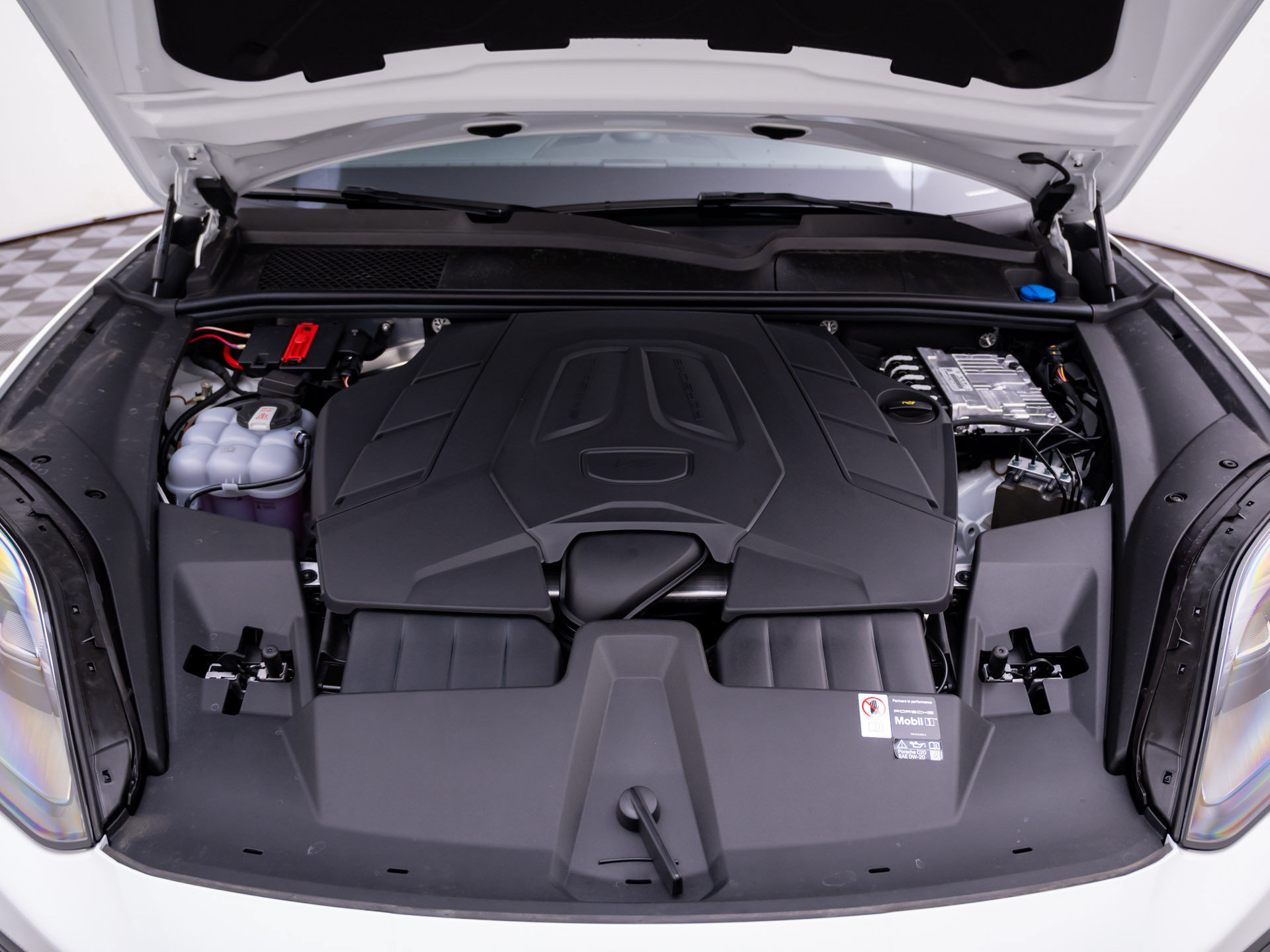 New 2026 Porsche Cayenne AWD/4WD image 31