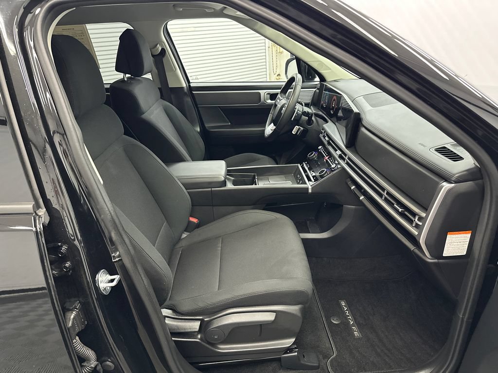 Used 2026 Hyundai Santa Fe SE FWD image 13