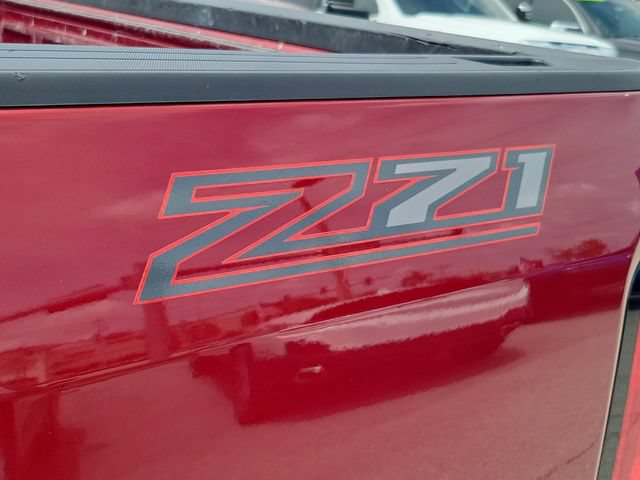 Used 2022 Chevrolet Colorado Z71 w/ LPO, Tonneau and Step Package RWD image 8